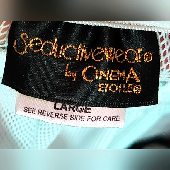 Vintage Lingerie - Picture 5 of 11